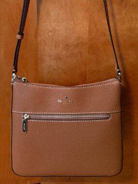 Kate Spade Swingpack Buckle Crossbody Leather Warm Gingerbread (NWOT)